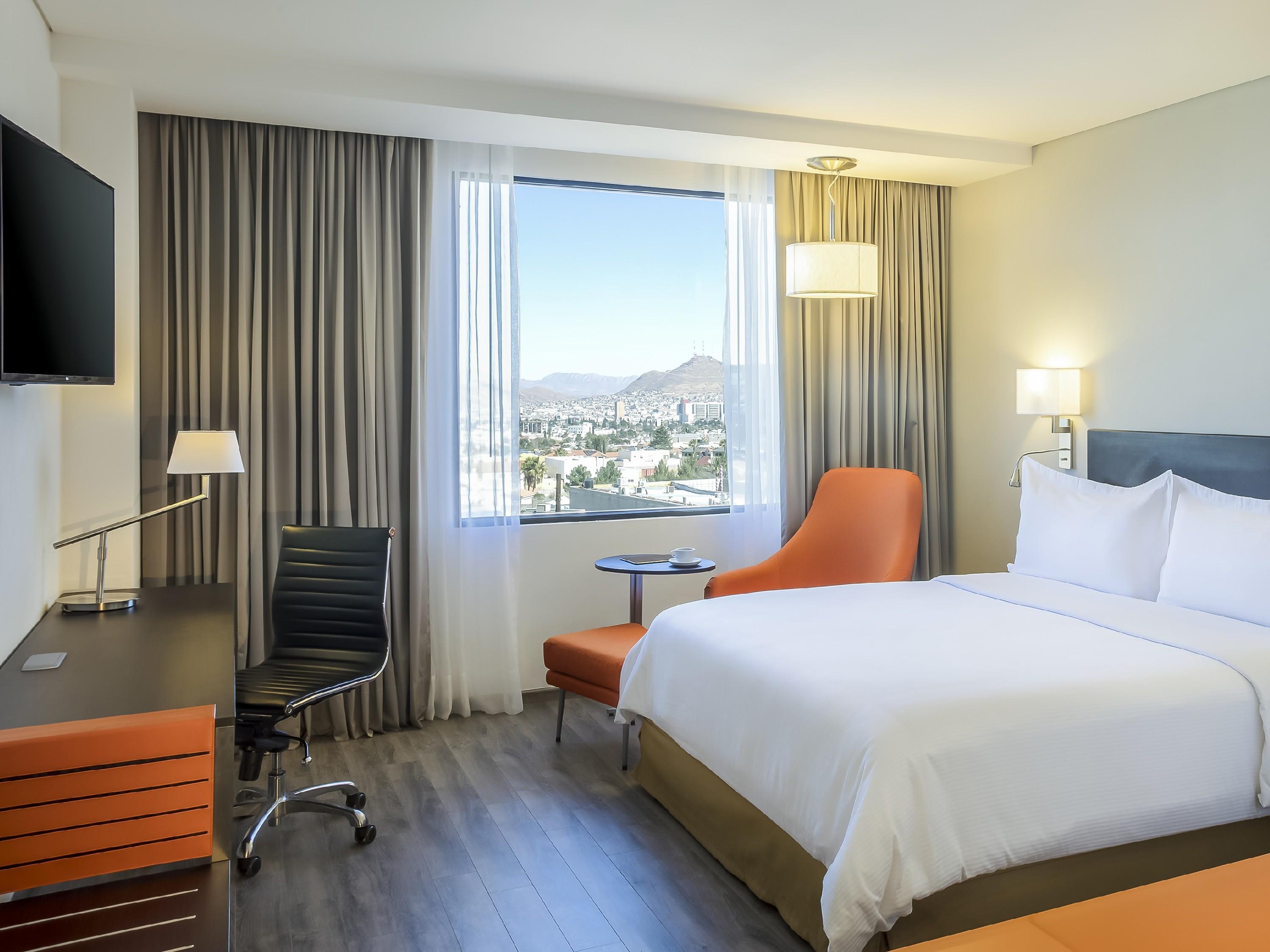 Las Pintas Fiesta Inn Guadalajara Aeropuerto מראה חיצוני תמונה