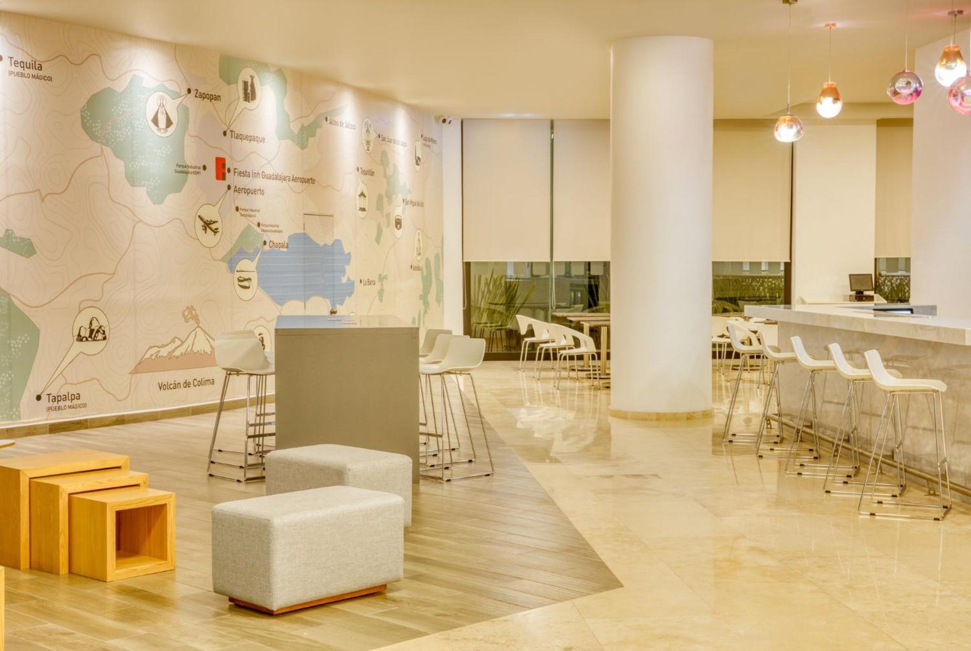 Las Pintas Fiesta Inn Guadalajara Aeropuerto מראה חיצוני תמונה